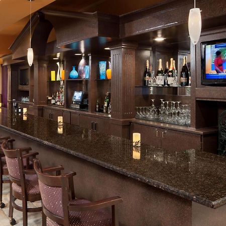 Doubletree Suites By Hilton Hotel Cincinnati - Blue Ash Шарънвил Екстериор снимка