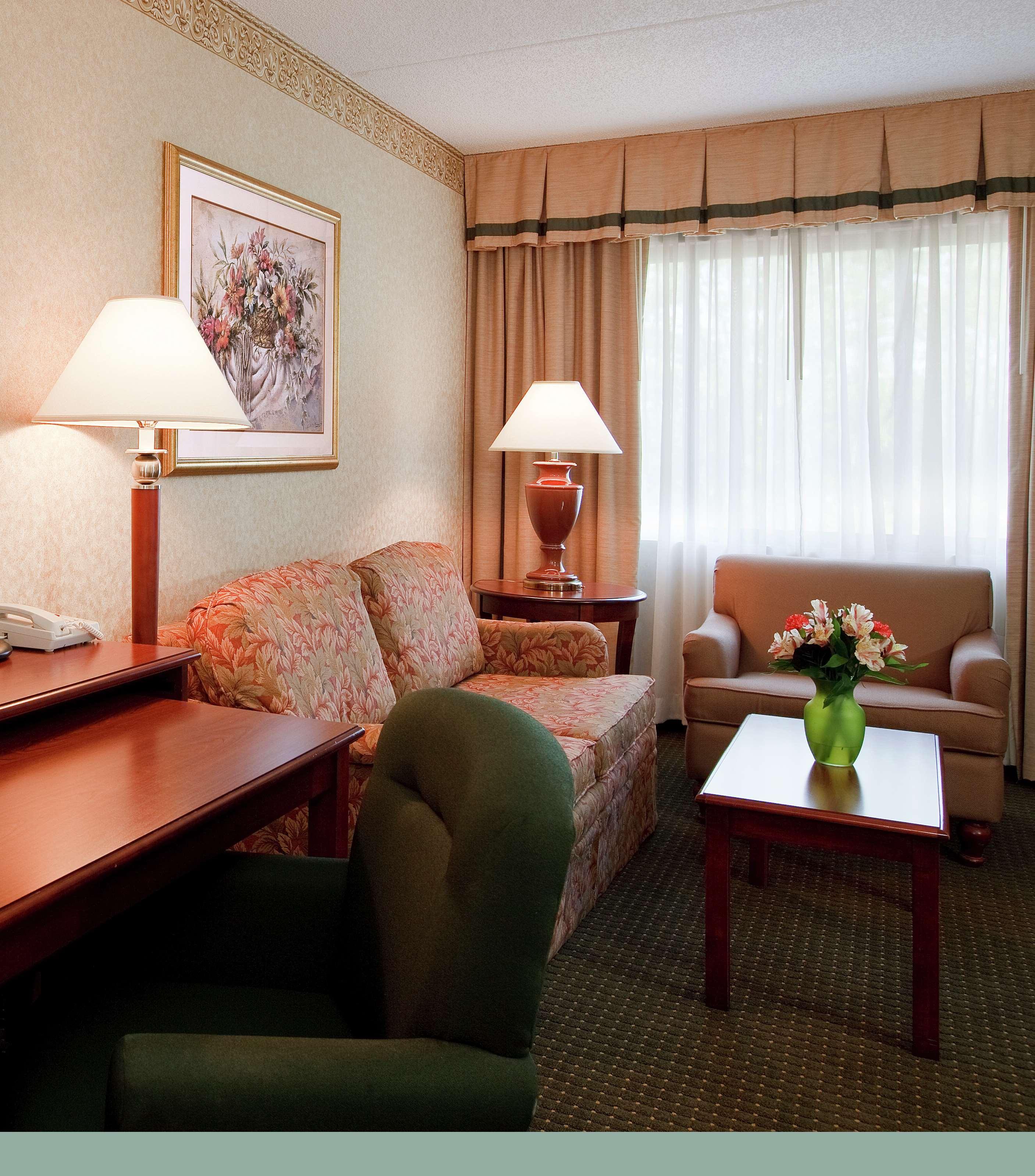 Doubletree Suites By Hilton Hotel Cincinnati - Blue Ash Шарънвил Екстериор снимка