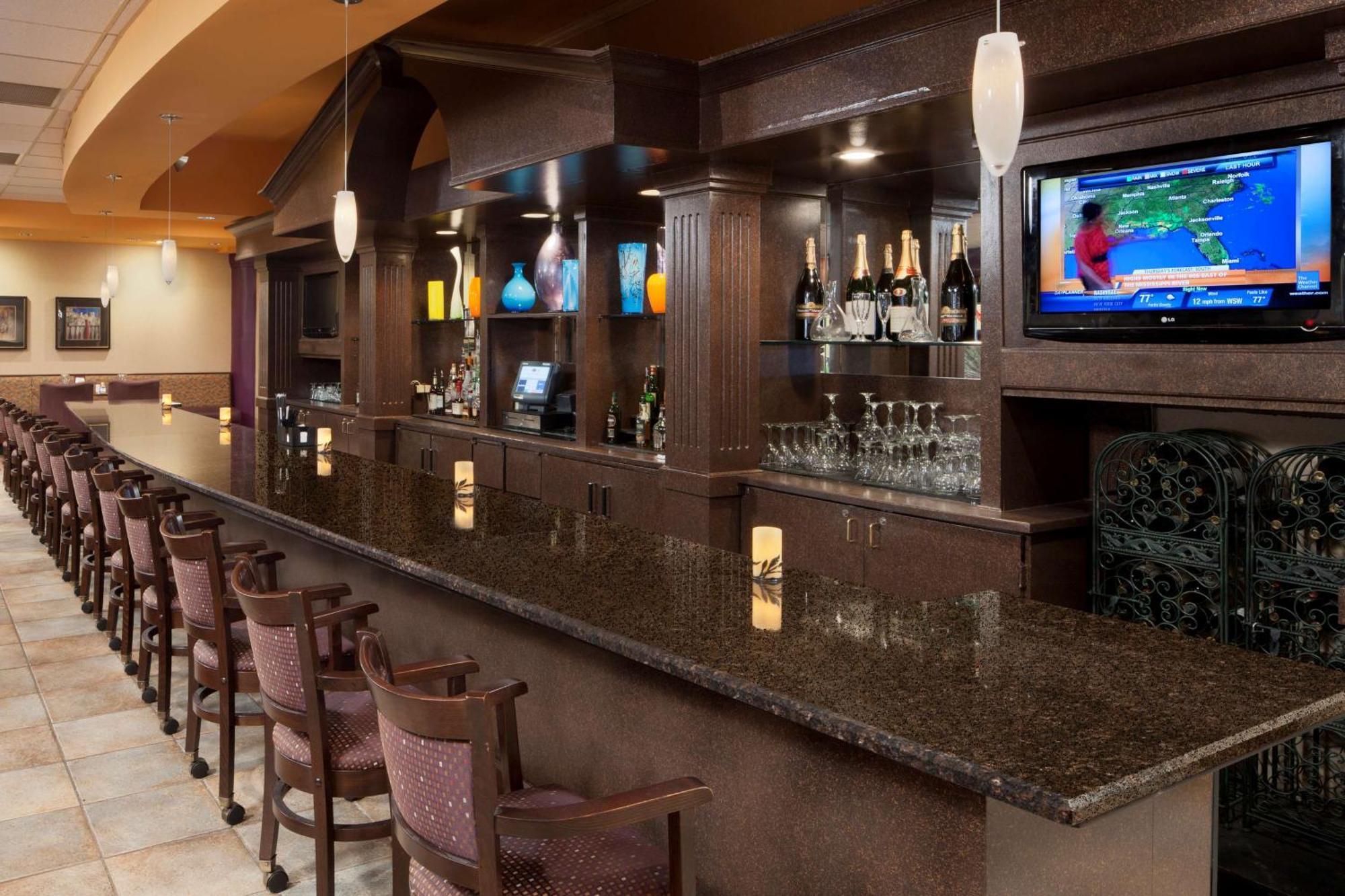 Doubletree Suites By Hilton Hotel Cincinnati - Blue Ash Шарънвил Екстериор снимка
