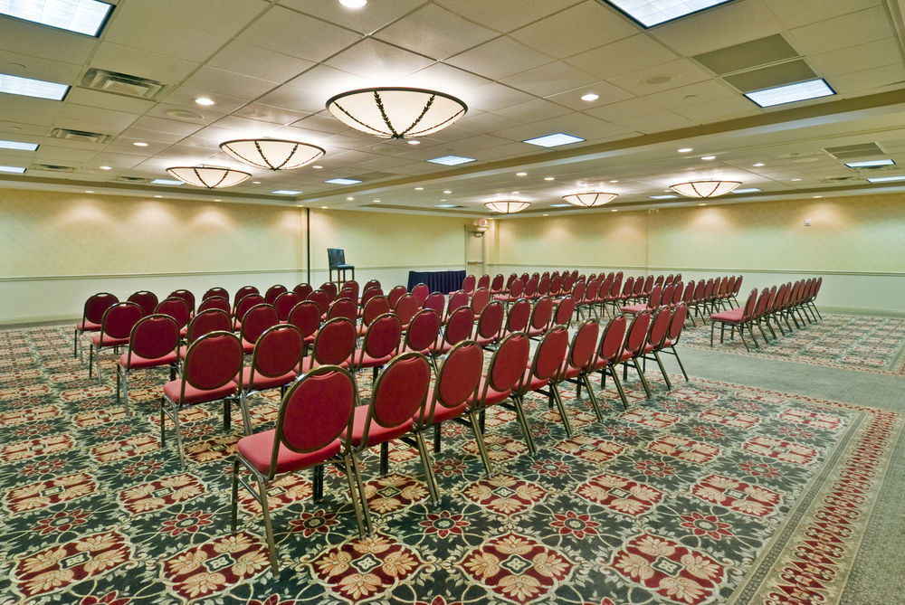 Doubletree Suites By Hilton Hotel Cincinnati - Blue Ash Шарънвил Екстериор снимка