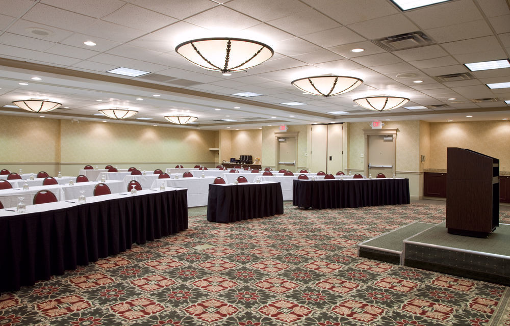 Doubletree Suites By Hilton Hotel Cincinnati - Blue Ash Шарънвил Съоръжения снимка
